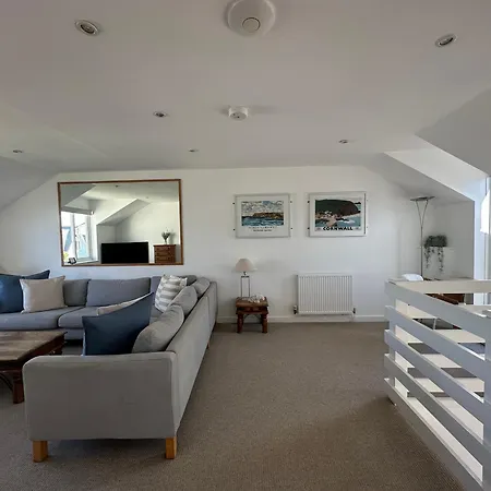 House With Expansive Sea Views! Holiday home