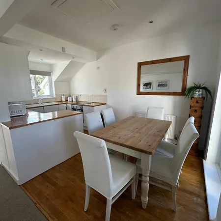 House With Expansive Sea Views! Holiday home